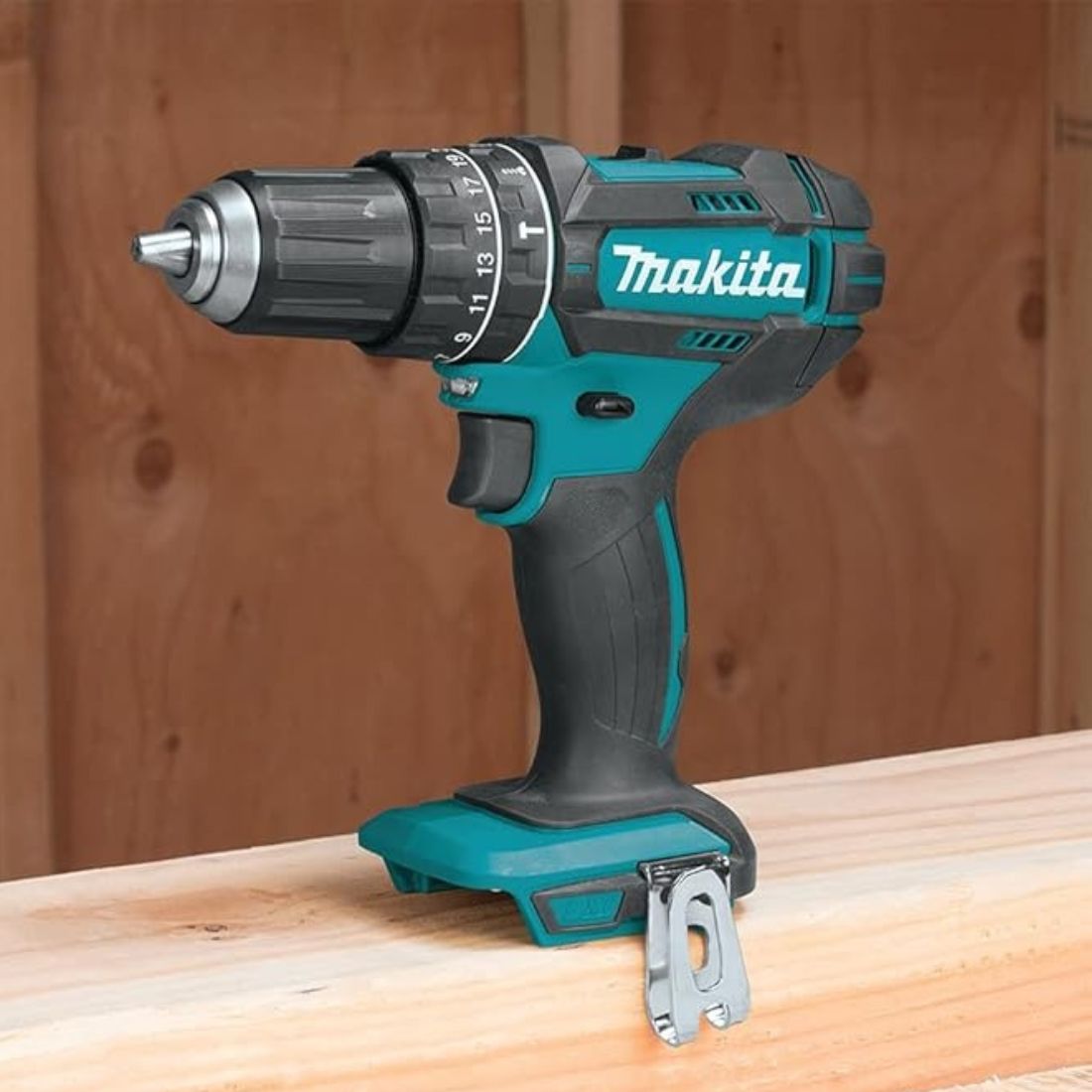 BLACK NOVEMBER - Kit Completo di Avvitatore Professionale - 45 Accessori e 2 Batterie